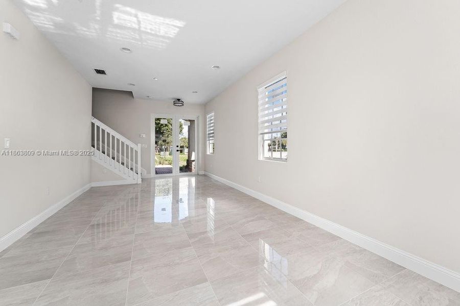 Spacious, unfurnished interior of a new home in , Tamarac (Image 19).