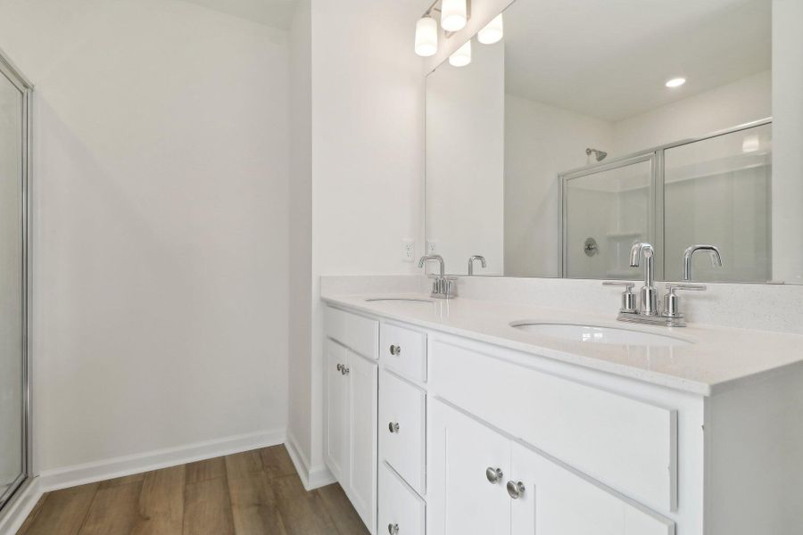 38-web-or-mls-Flat Coat Ln-028