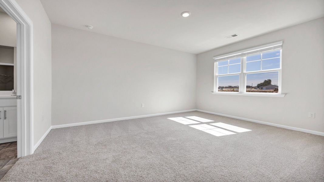 Spacious, unfurnished interior of a new home in Sease's Pond, Gilbert (Image 20).