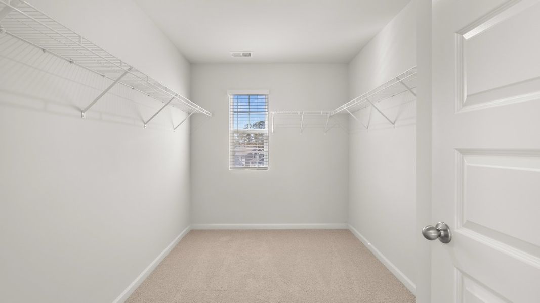 Spacious, unfurnished interior of a new home in Wrenfield at Chanticleer, North Augusta (Image 25).