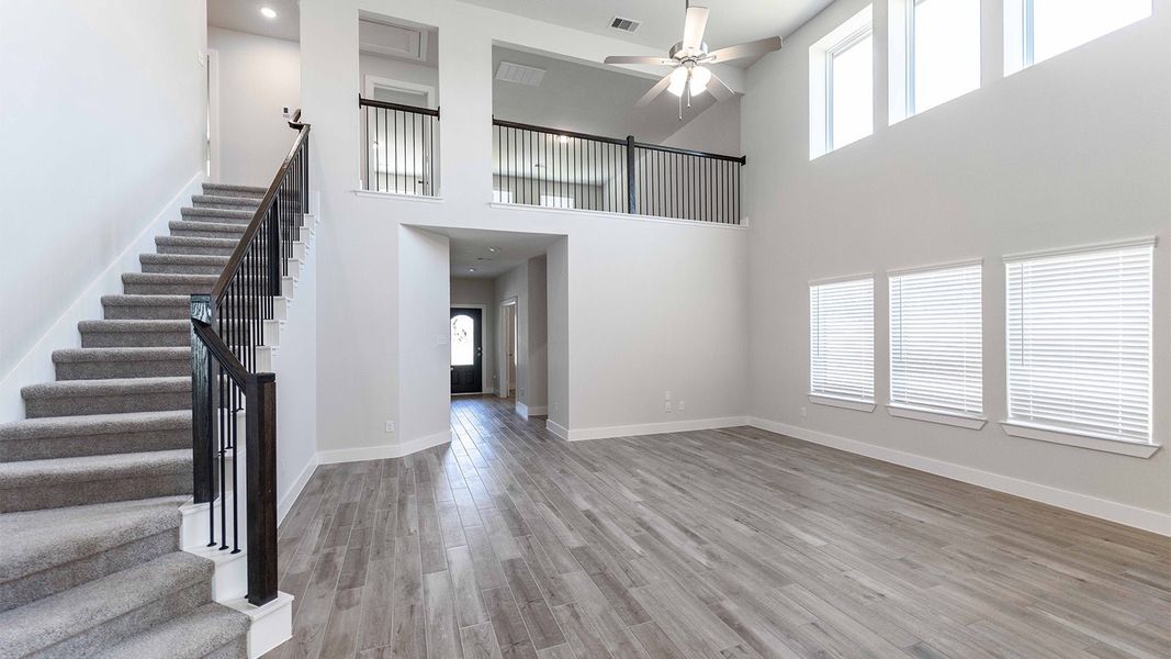 Spacious, unfurnished interior of a new home in Columbia Lakes, West Columbia (Image 20).