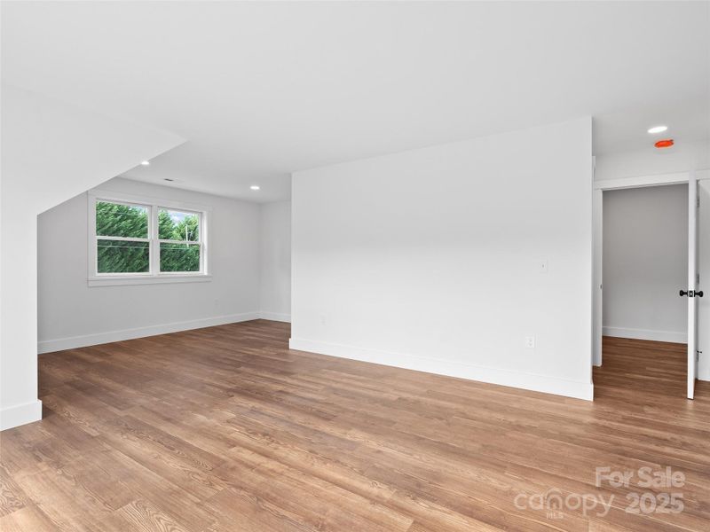 Spacious, unfurnished interior of a new home in , Waynesville (Image 15).