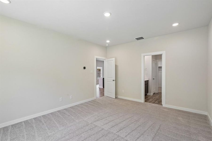 Spacious, unfurnished interior of a new home in Sperling Farms, Ferris (Image 28). Spacious, unfurnished interior of a new home in Sperling Farms, Ferris (Image 28).