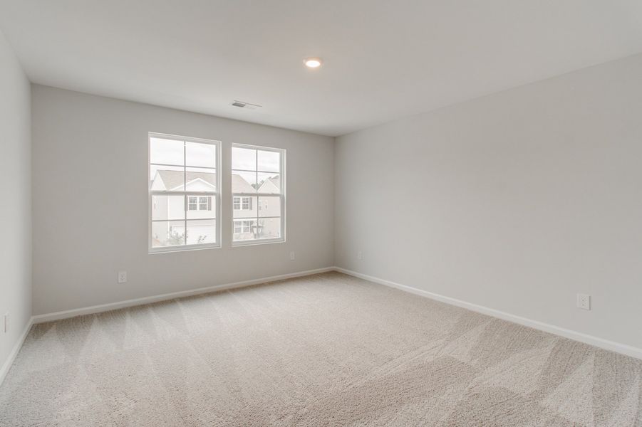 Spacious, unfurnished interior of a new home in Ellington, Elgin (Image 44).