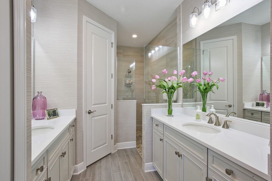 Furnished interior view inside a new home in Palm Grove, Bradenton (Image 6).