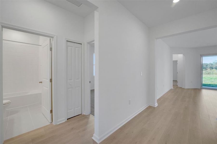 Spacious, unfurnished interior of a new home in Willowbrook North, Winter Haven (Image 15).