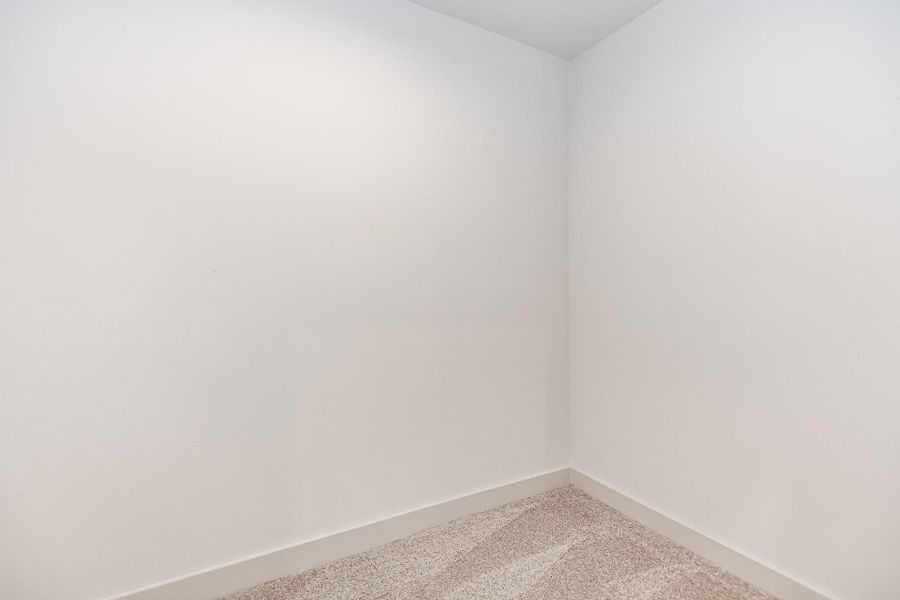 Spacious, unfurnished interior of a new home in Antigua, Houston (Image 20).