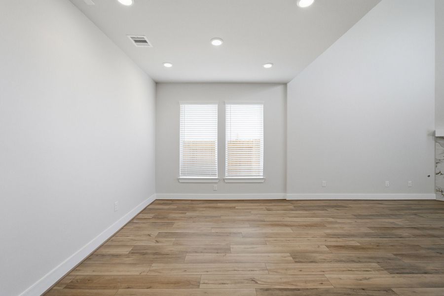 Spacious, unfurnished interior of a new home in Lago Mar, Texas City (Image 23). Spacious, unfurnished interior of a new home in Lago Mar, Texas City (Image 23).