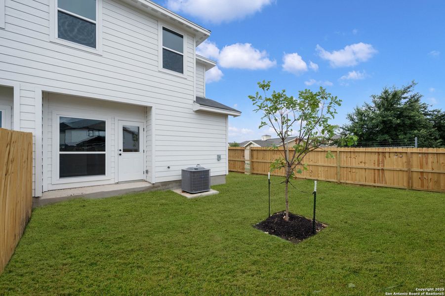 Exterior details and patio area of a home in , San Antonio (Image 19).