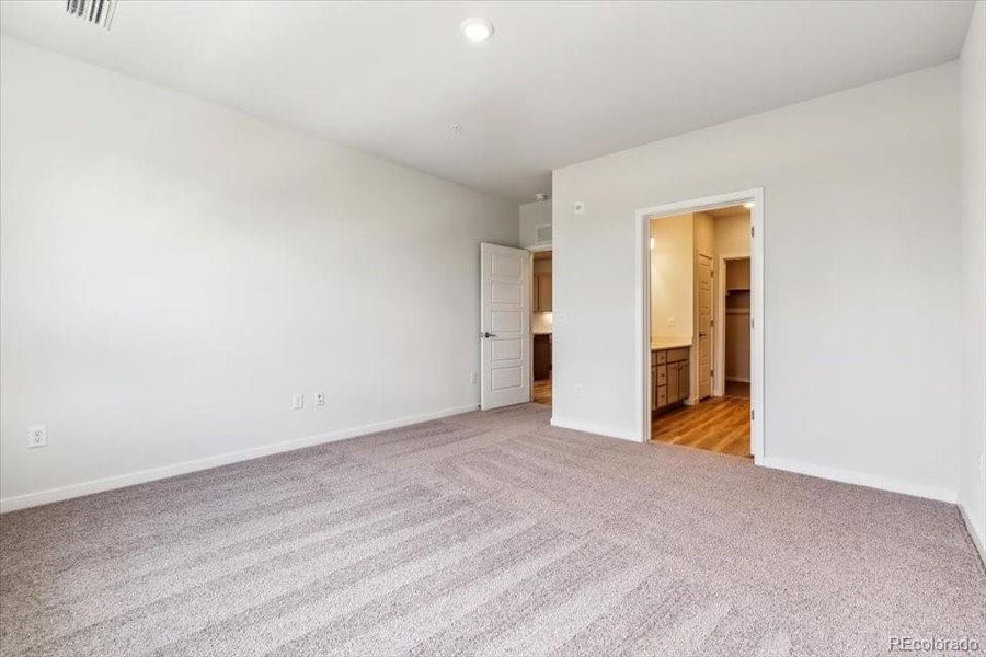 Spacious, unfurnished interior of a new home in Condo Collection at Grand Vue at Interlocken, Broomfield (Image 8). Spacious, unfurnished interior of a new home in Condo Collection at Grand Vue at Interlocken, Broomfield (Image 8).