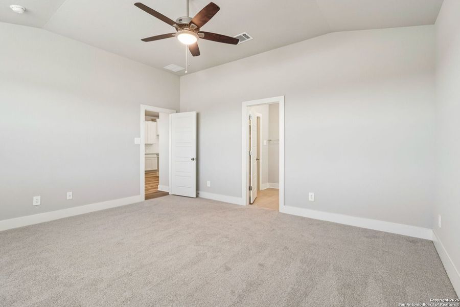 Spacious, unfurnished interior of a new home in Remington Ranch, San Antonio (Image 27). Spacious, unfurnished interior of a new home in Remington Ranch, San Antonio (Image 27).