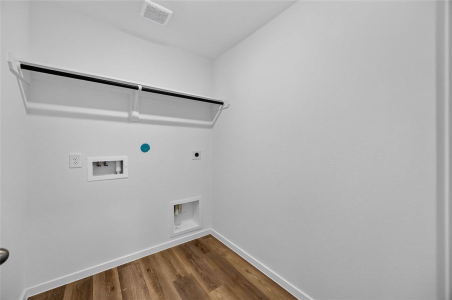 Spacious, unfurnished interior of a new home in Allison Park, Houston (Image 15). Spacious, unfurnished interior of a new home in Allison Park, Houston (Image 15).