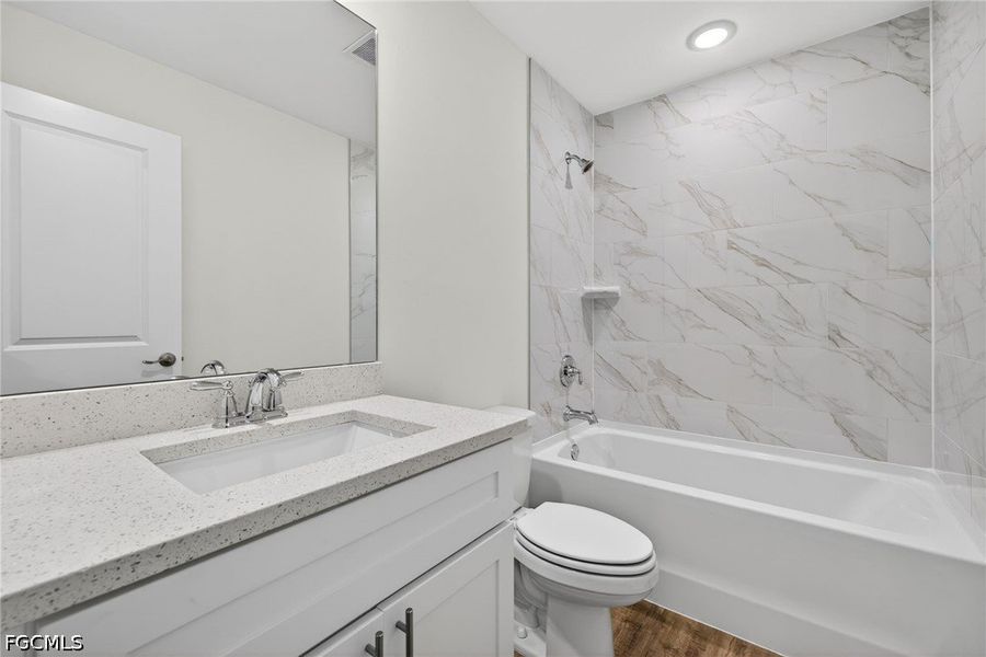 Furnished interior view inside a new home in Cape Coral, Cape Coral (Image 9).