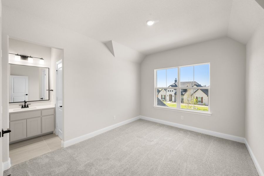 Spacious, unfurnished interior of a new home in Coyote Crossing, Godley (Image 21).
