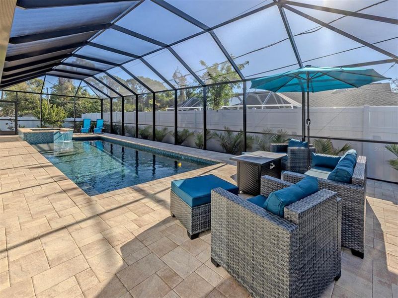 Exterior details and patio area of a home in , Venice (Image 21).