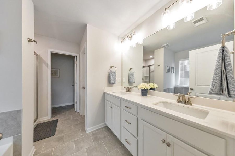Furnished interior view inside a new home in Old Lost Mountain Estates, Powder Springs (Image 20).