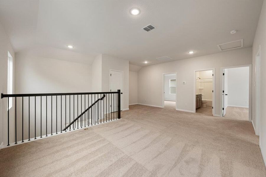 Spacious, unfurnished interior of a new home in Patterson Ranch, Georgetown (Image 25).