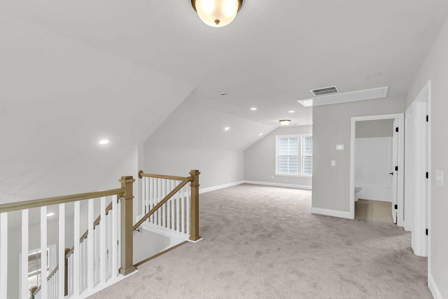 Spacious, unfurnished interior of a new home in High Point at Foxbank, Moncks Corner (Image 18).