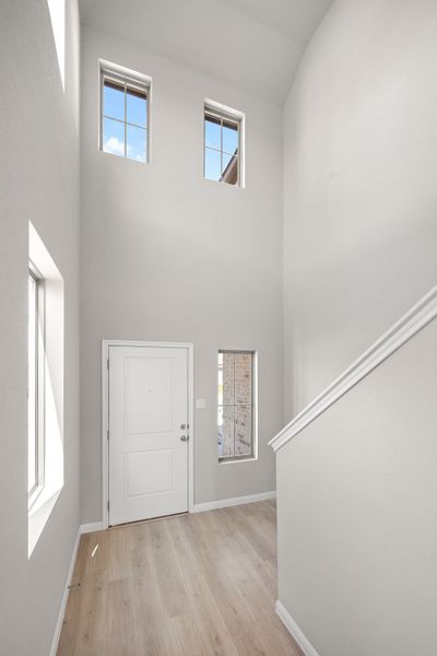 Spacious, unfurnished interior of a new home in Trinity Ranch, Elgin (Image 27).