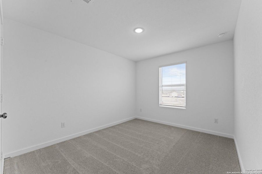 Spacious, unfurnished interior of a new home in Voss Farms, New Braunfels (Image 27).
