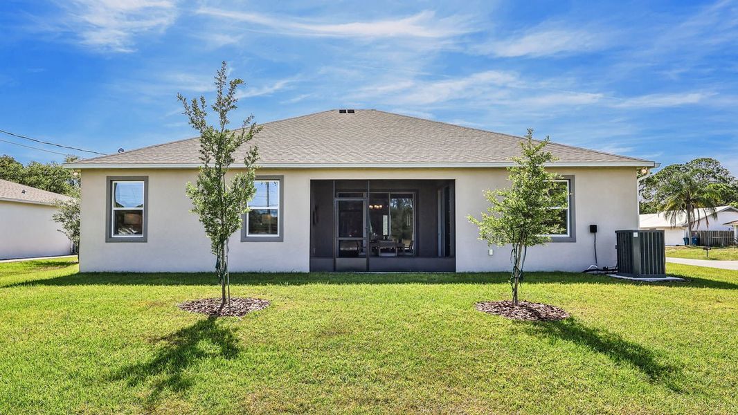 Representative exterior details of a home built from the Venice by Maronda Homes in Malabar Springs, Palm Bay (Image 22).