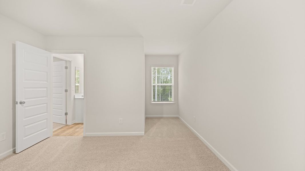 Representative unfurnished interior of a home built from the Stratford by D.R. Horton in Independence Villas and Townhomes, Loganville (Image 32).