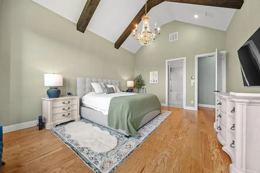 Furnished interior view inside a new home in , Prosper (Image 19).