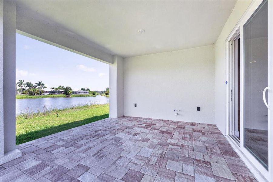 Exterior details and patio area of a home in , Rotonda West (Image 33).