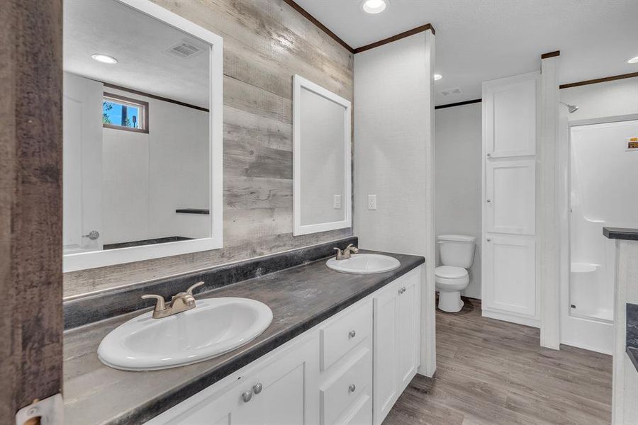 Furnished interior view inside a new home in , Granbury (Image 8).