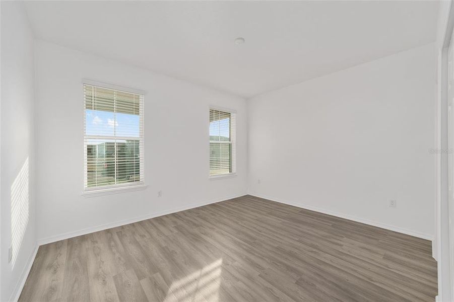 Spacious, unfurnished interior of a new home in Calesa Township, Ocala (Image 38).