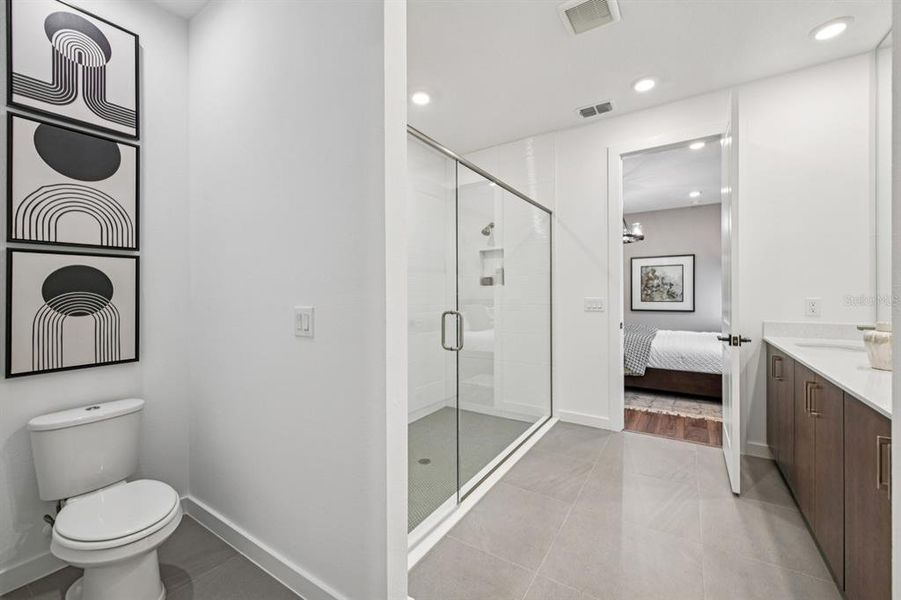 Furnished interior view inside a new home in Northlake Classical, Winter Garden (Image 31). Furnished interior view inside a new home in Northlake Classical, Winter Garden (Image 31).