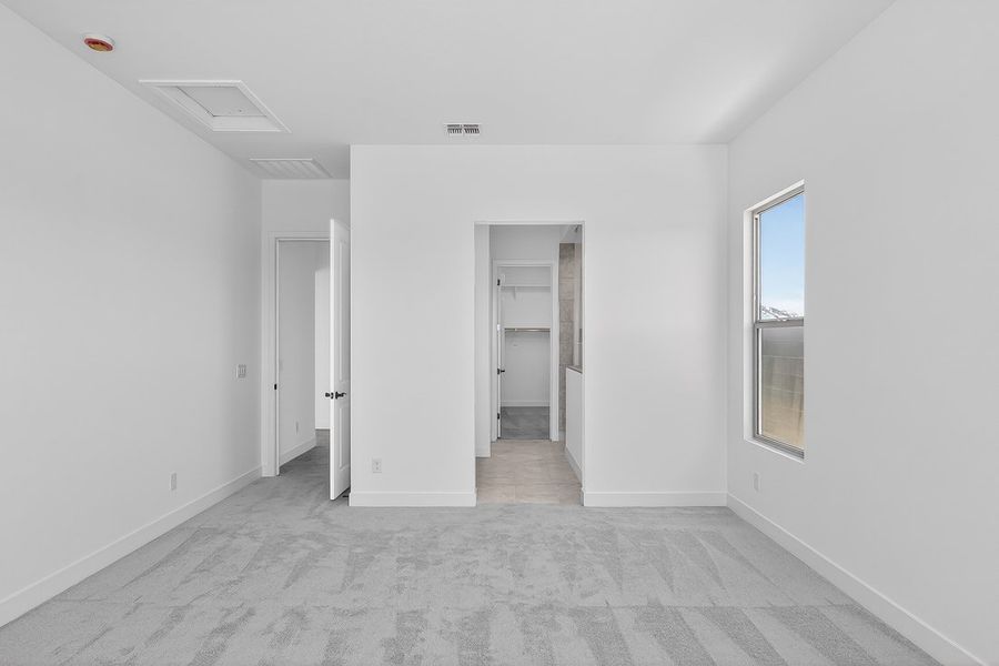 Spacious, unfurnished interior of a new home in Estrella, Goodyear (Image 15).