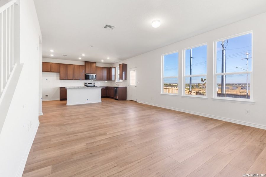 Spacious, unfurnished interior of a new home in Knox Ridge, Converse (Image 27).