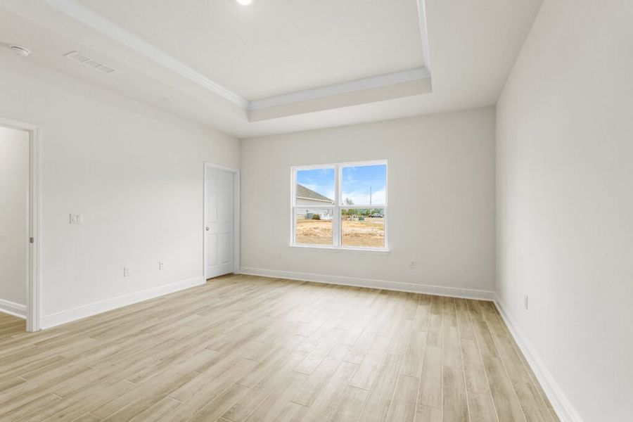Spacious, unfurnished interior of a new home in Natureview, Freeport (Image 26).