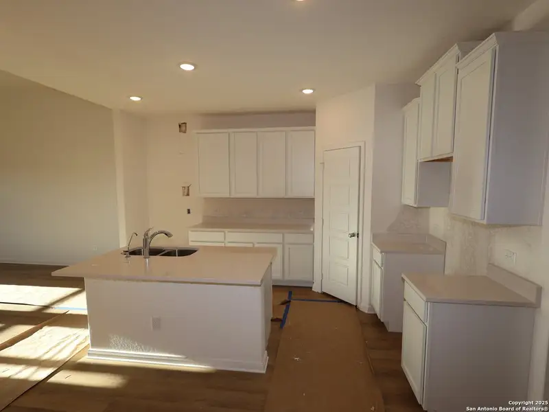 Image 35 of a home in Agave. Image 35 of a home in Agave.