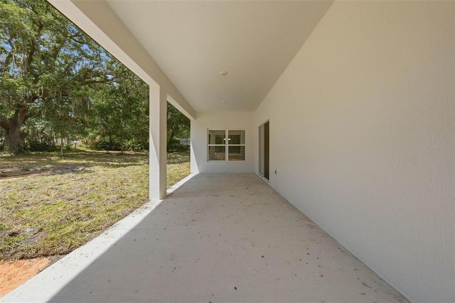 Exterior details and patio area of a home in , Astatula (Image 20).