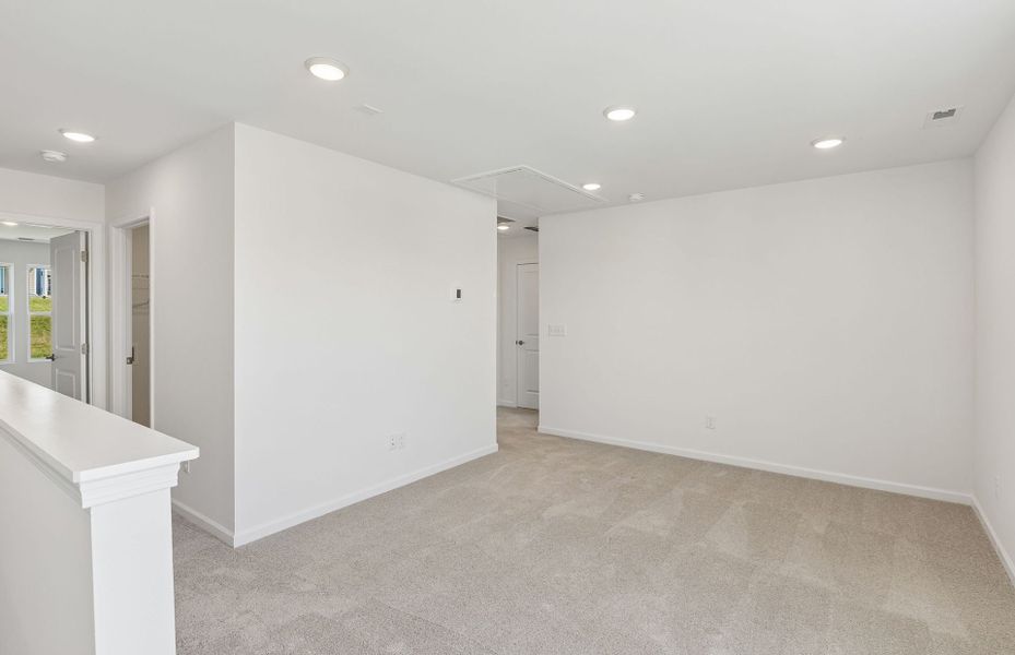 Spacious, unfurnished interior of a new home in Independence at Carter's Station, Columbia (Image 24).