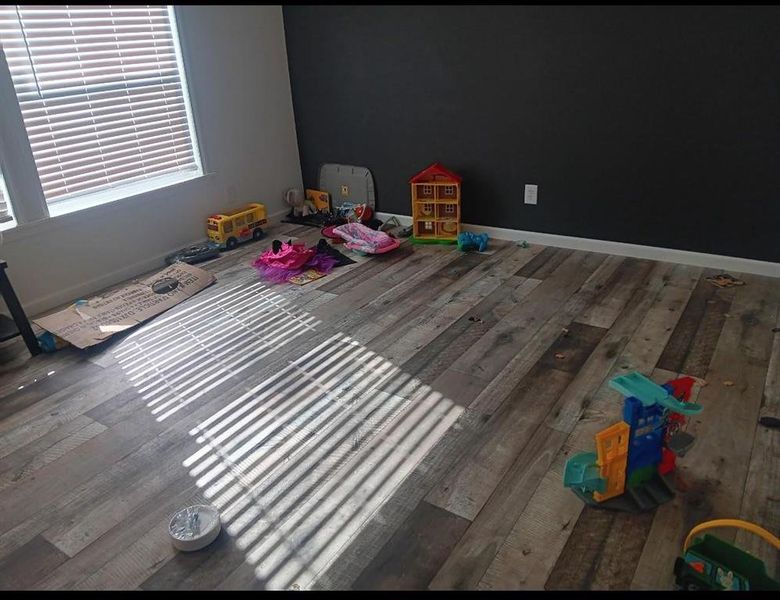 Spacious, unfurnished interior of a new home in , Waco (Image 4).