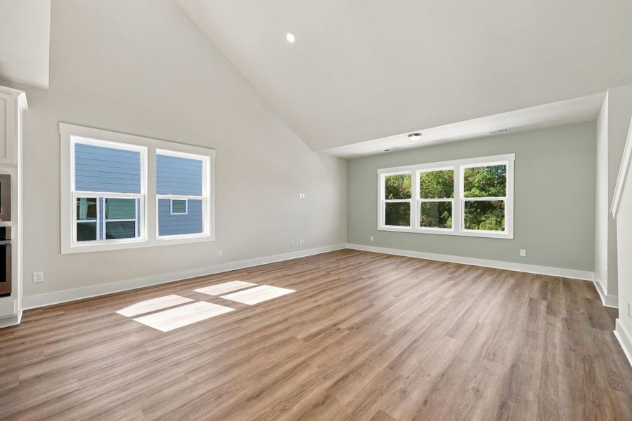 Spacious, unfurnished interior of a new home in Allen Park, Raleigh (Image 19).