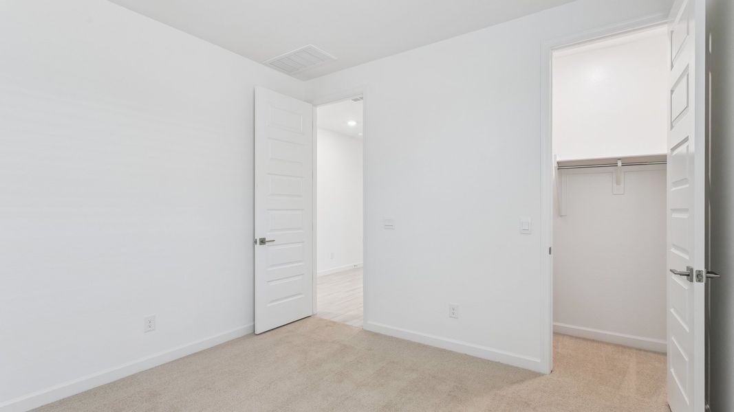 Spacious, unfurnished interior of a new home in Aloravita, Peoria (Image 30).