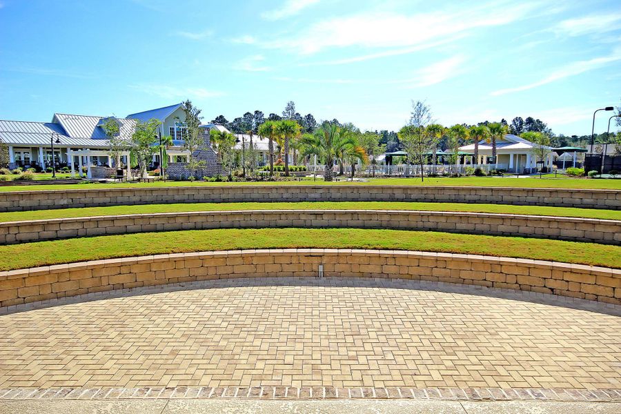 Community amenities in , Summerville (Image 49).