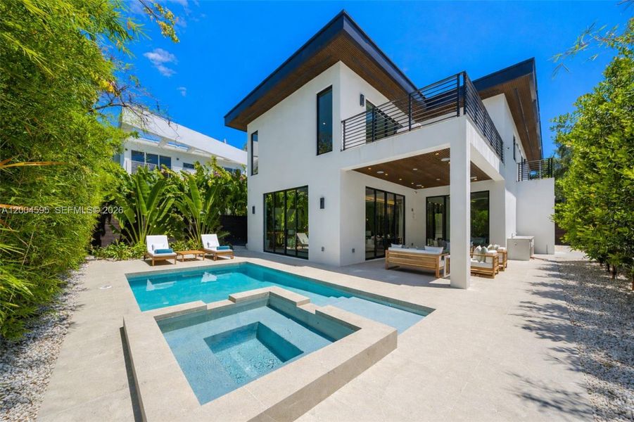 Exterior details and patio area of a home in , Miami (Image 28).