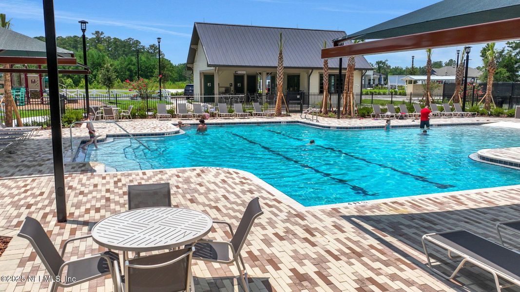 Community amenities in Jennings Farm, Middleburg (Image 20).