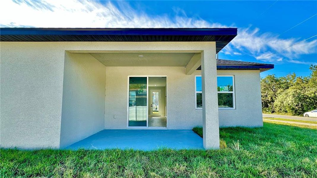 Exterior details and patio area of a home in , Poinciana (Image 25).