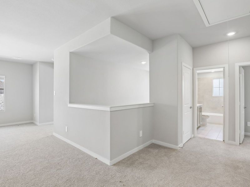 Spacious, unfurnished interior of a new home in Windmore, Princeton (Image 13).