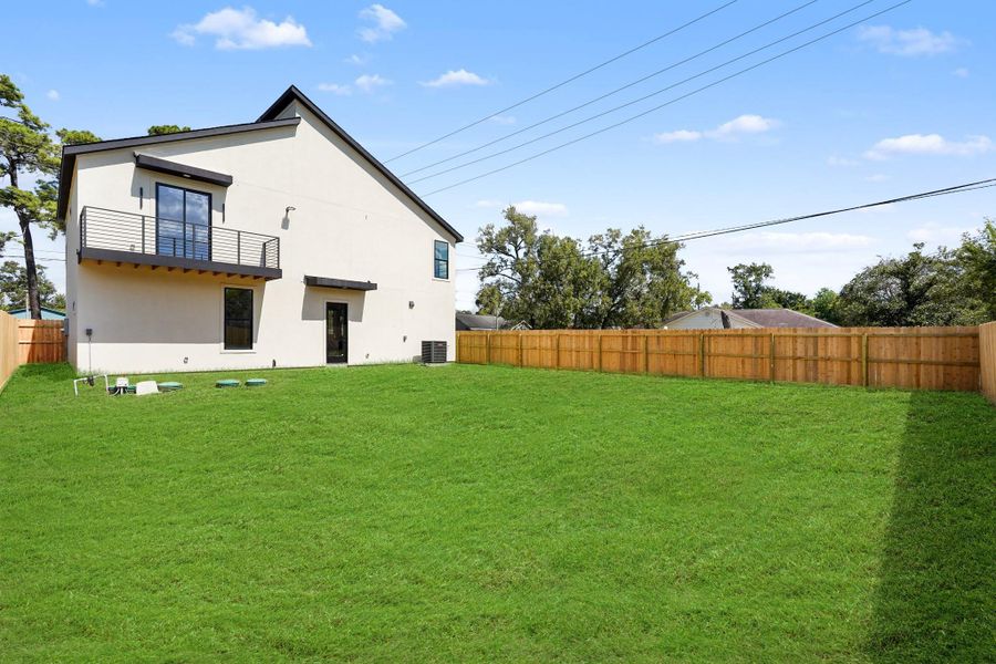 Exterior details and patio area of a home in , Channelview (Image 24).