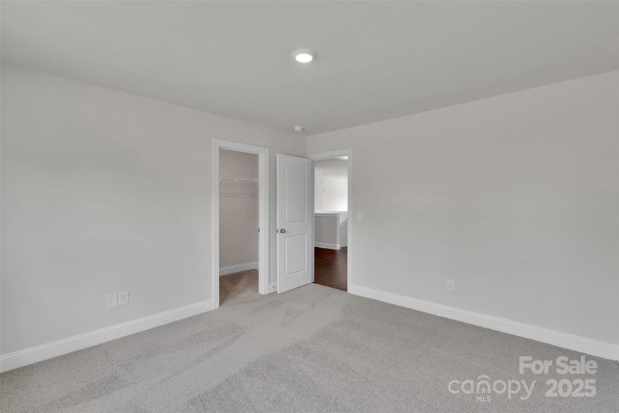 Spacious, unfurnished interior of a new home in , Lincolnton (Image 26).