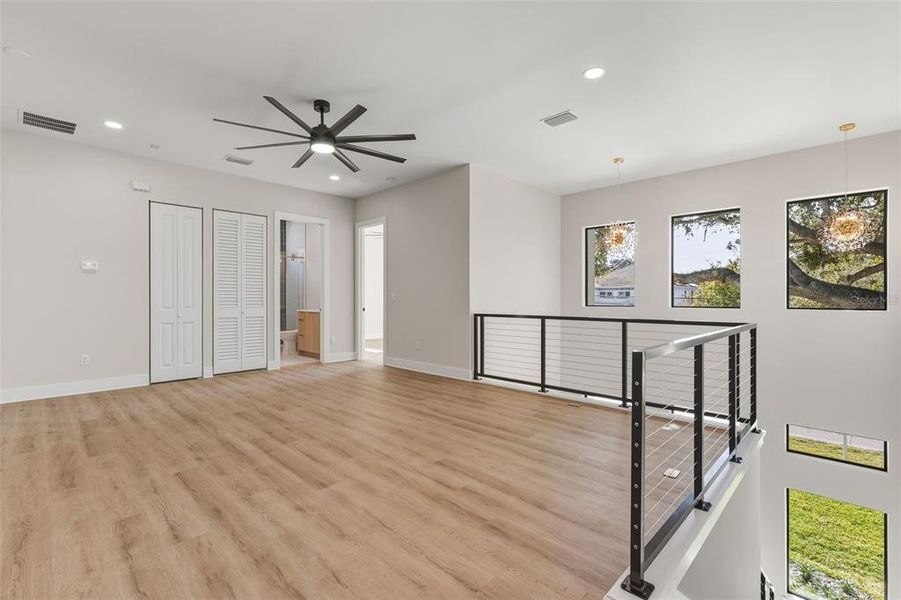 Spacious, unfurnished interior of a new home in , Tampa (Image 39).