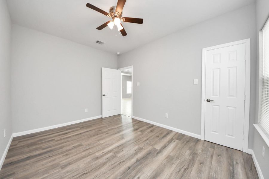 Spacious, unfurnished interior of a new home in , Houston (Image 29).
