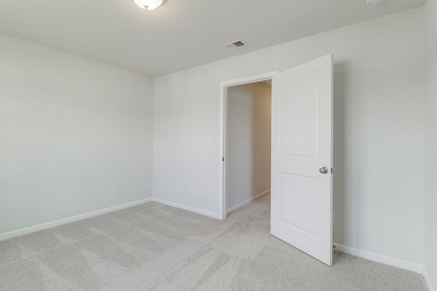 Spacious, unfurnished interior of a new home in Winston Point, Gilbert (Image 36).